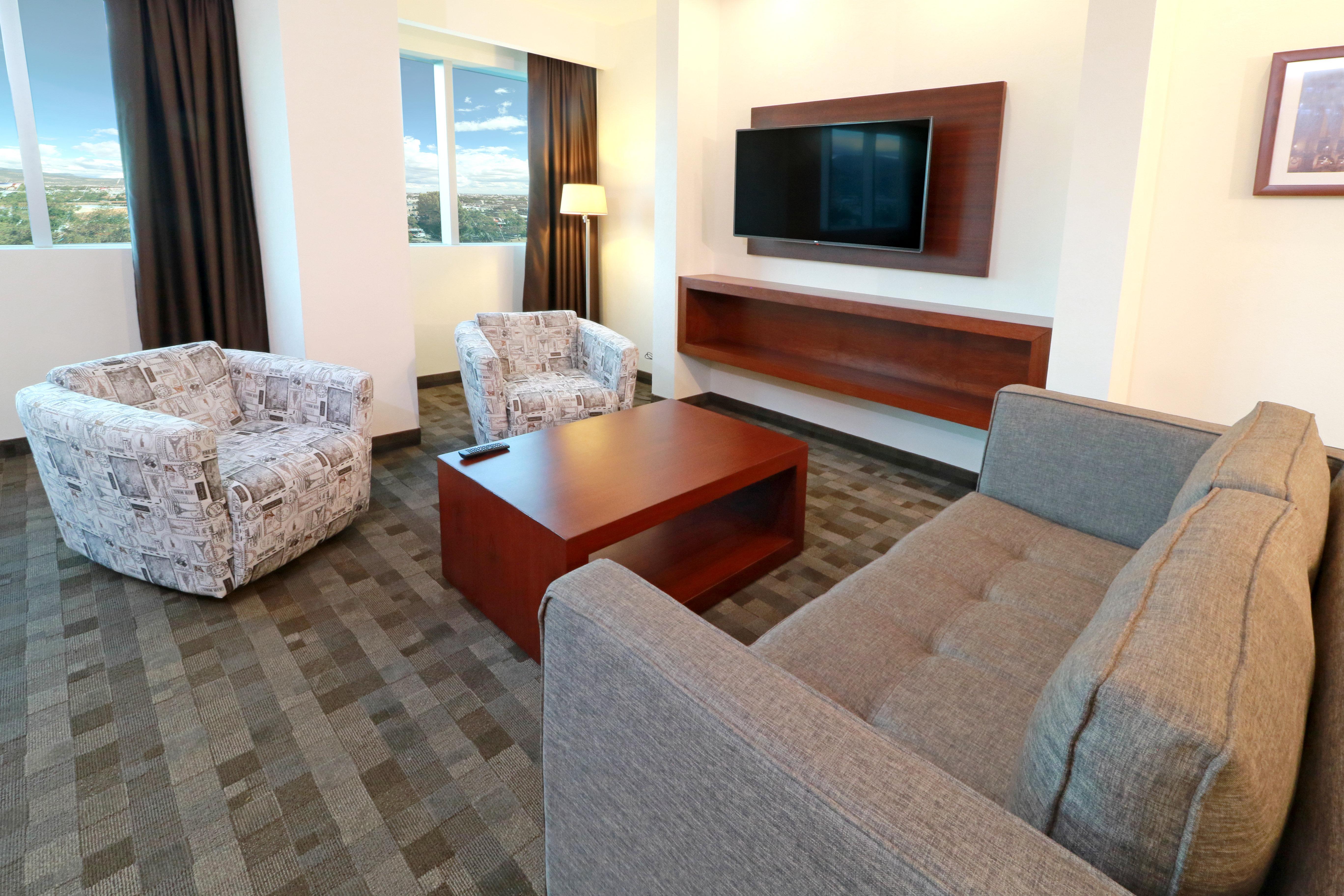 Holiday Inn & Suites Plaza Mayor By Ihg León Exterior foto